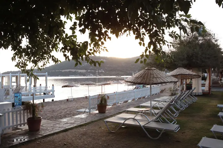 Голькой: Daphnis Hotel