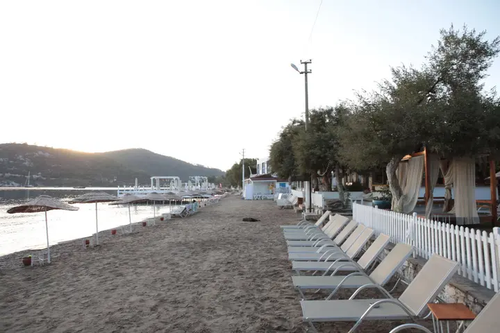 Голькой: Daphnis Hotel