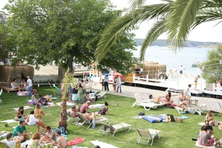Голькой: Daphnis Hotel