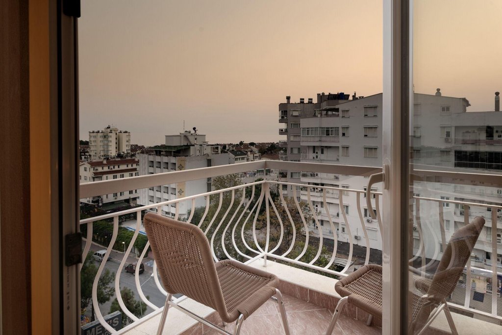 Анталья: Lara Dinc Hotel