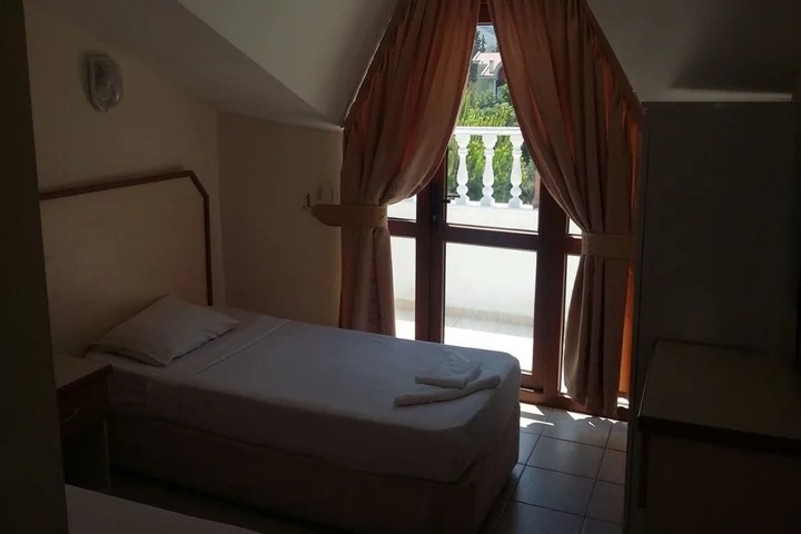 Адана: Unver Hotel