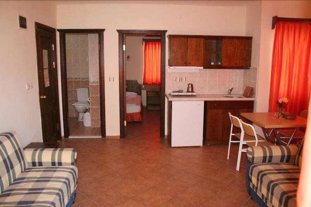 Мармарис: Ozhan Apartments