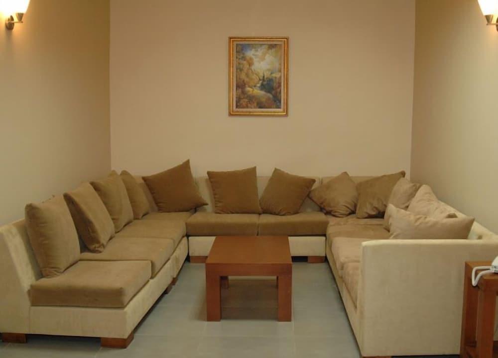 Хопа: Paluri Hotel
