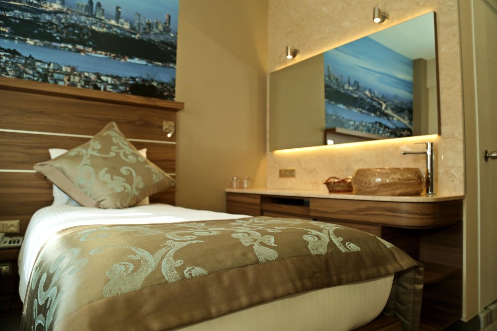 Стамбул: The Pera Hotel