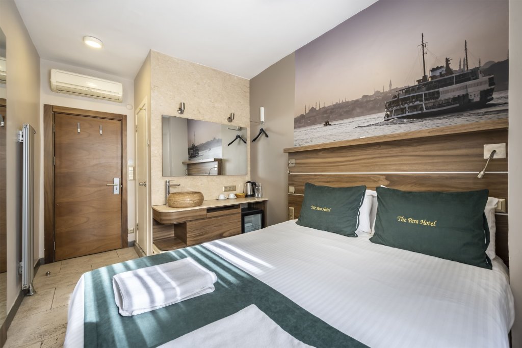 Стамбул: The Pera Hotel