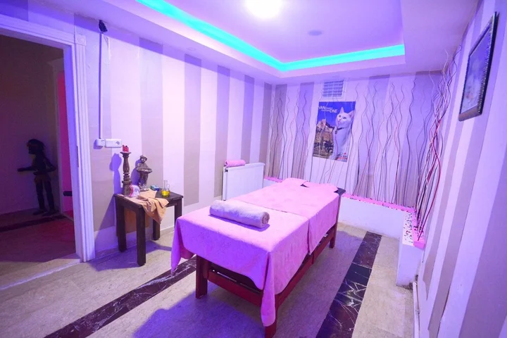 Ван: Dimet Park Hotel