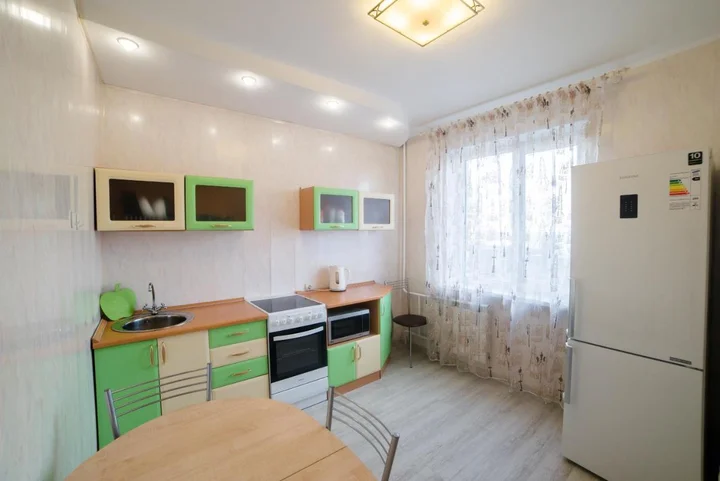 Красноярск: Апартаменты на Молокова 17