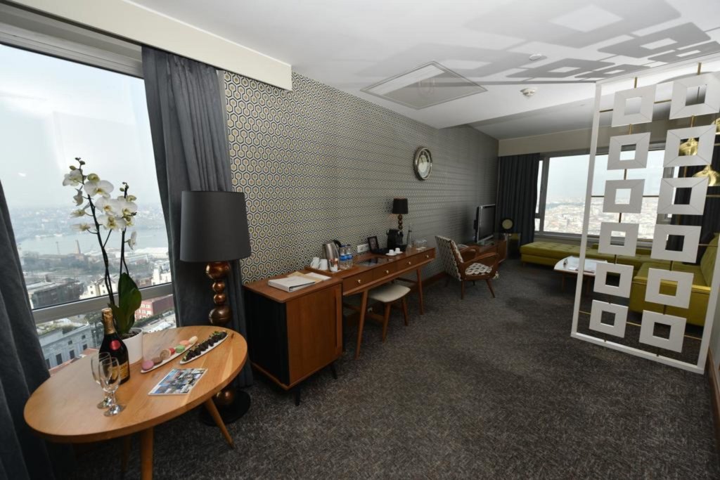 Стамбул: The Marmara Pera