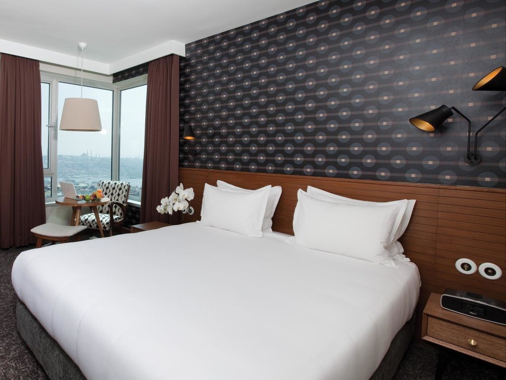 Стамбул: The Marmara Pera