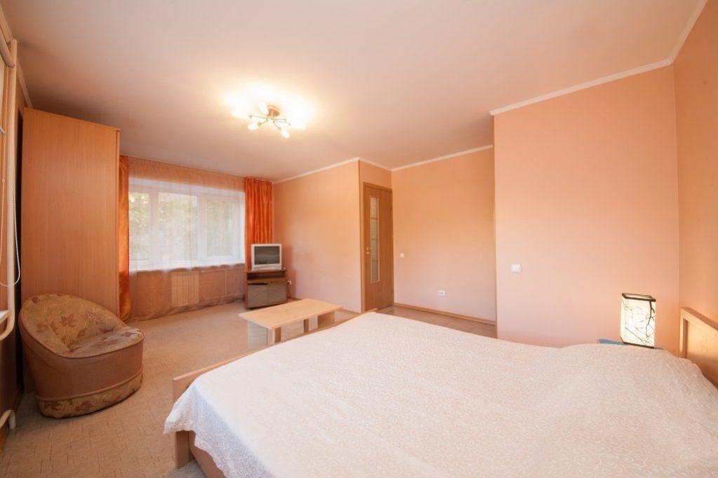 Красноярск: Apartments Kvartirov on str. Ady Lebedevoj, bld.91