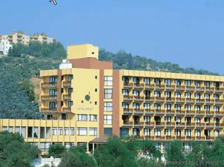 Кушадасы: West Ada Inn
