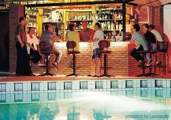 Кушадасы: West Ada Inn