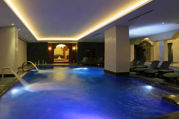 Акчакоча: Sky Tower Deluxe Hotel