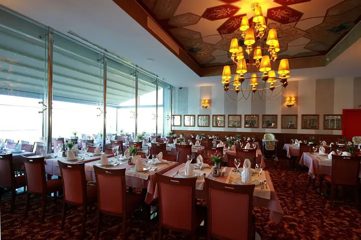 Акчакоча: Sky Tower Deluxe Hotel