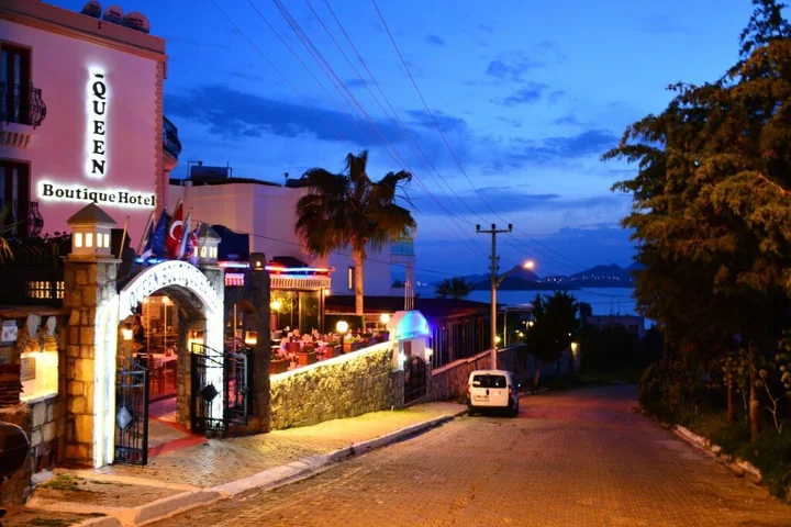 Битез: Queen Boutique Hotel