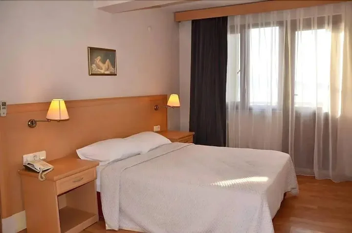 Айвалык: Jinan Berk Hotel