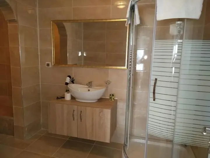 Айвалык: Jinan Berk Hotel