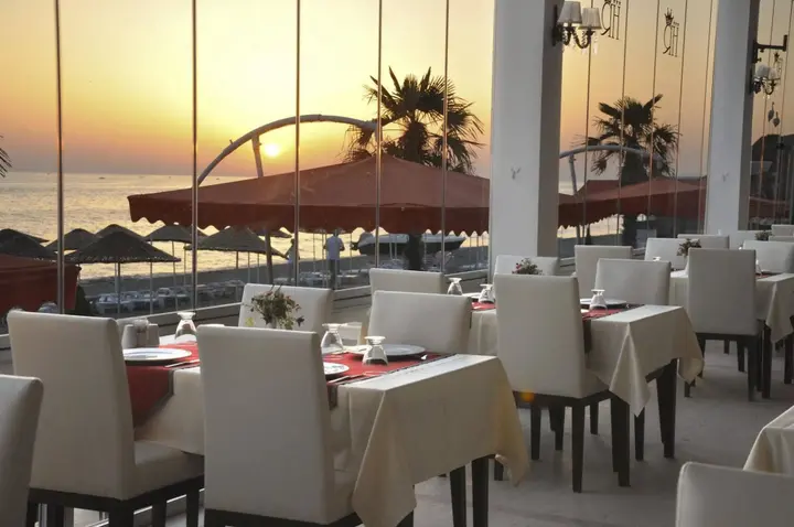 Бююкчекмедже: Ronax Hotel