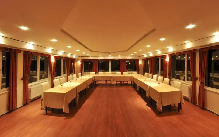 Бююкчекмедже: Ronax Hotel