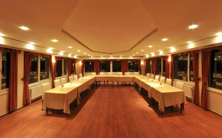 Бююкчекмедже: Ronax Hotel