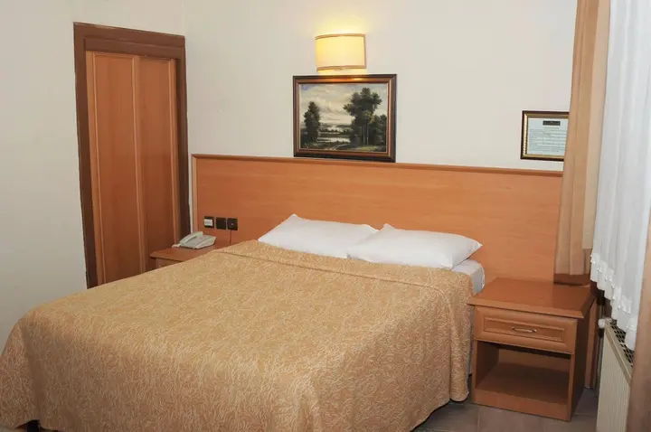 Бююкчекмедже: Ronax Hotel