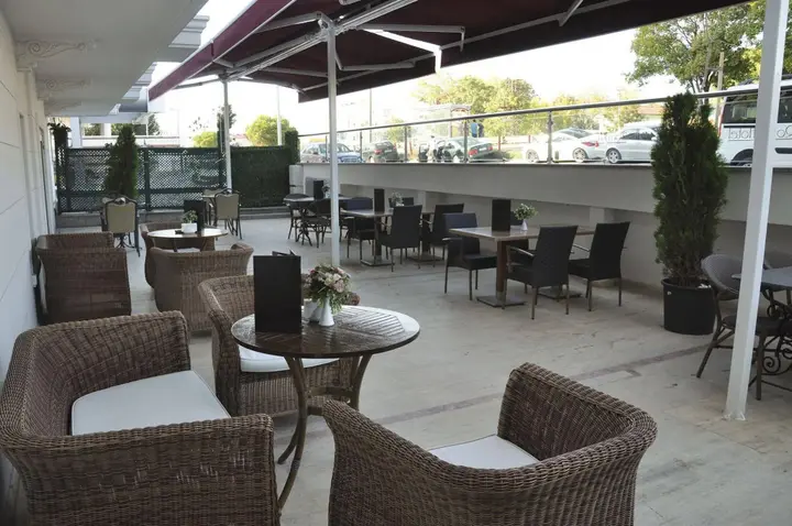Бююкчекмедже: Ronax Hotel