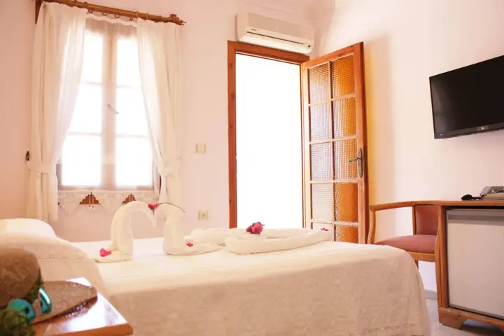 Битез: Toloman Hotel Bitez Beach
