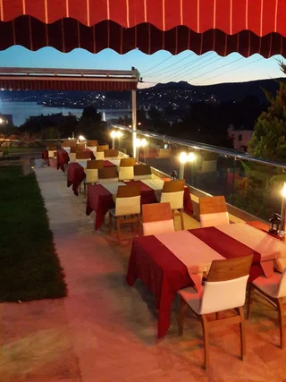 Битез: Sestra Hotel