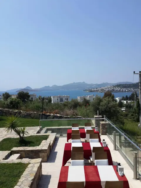 Битез: Sestra Hotel