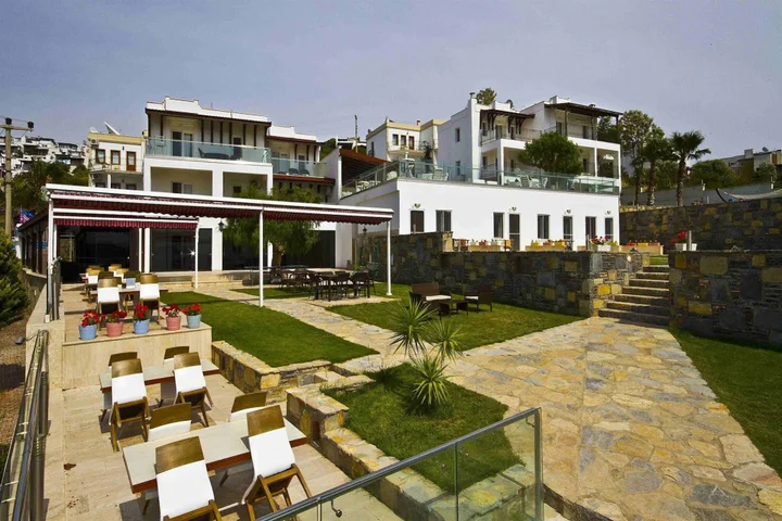 Битез: Sestra Hotel