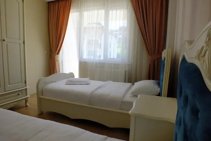 Йомра: Real King Residence