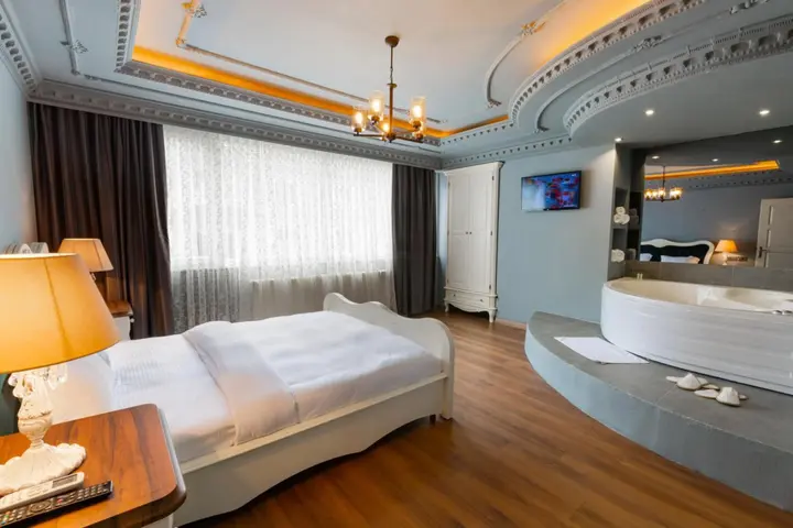 Йомра: Real King Residence