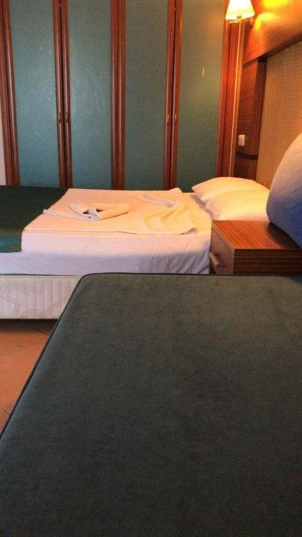 Мармарис: Hotel Amore