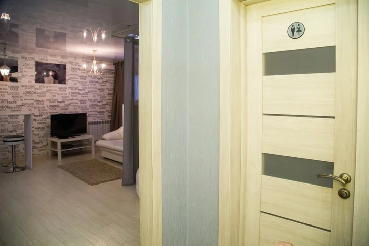 Красноярск: Апартаменты Авиаторов 38