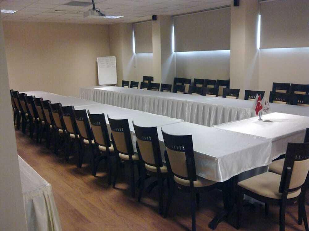 Дюздже: Pak Hotel