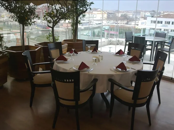 Дюздже: Pak Hotel