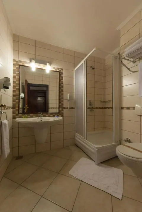 Акьяка: Yucelen Otel