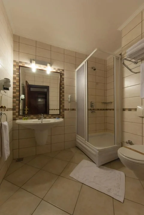 Акьяка: Yucelen Otel
