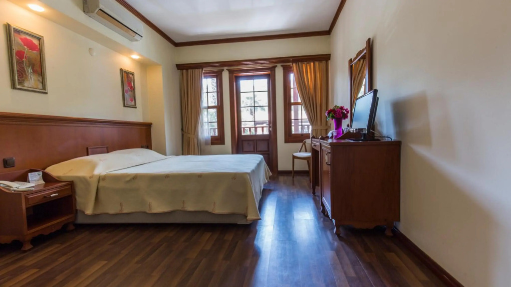 Акьяка: Yucelen Otel