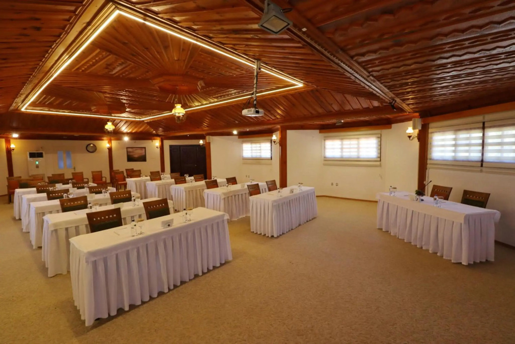Акьяка: Yucelen Otel