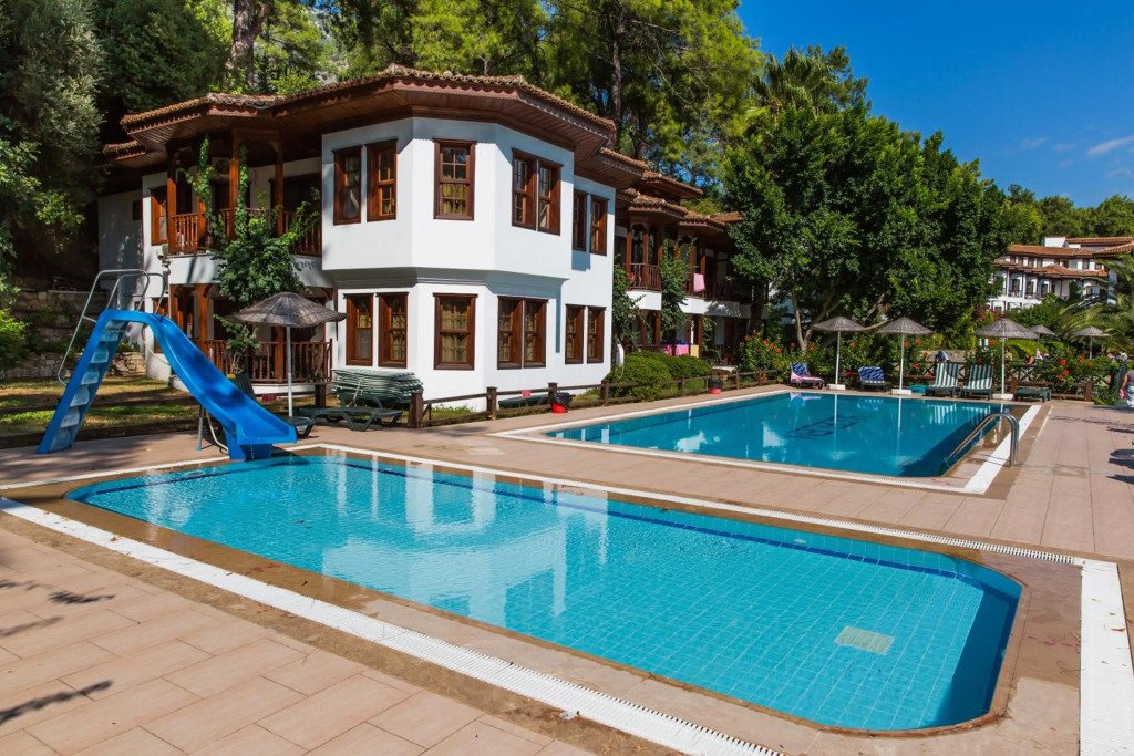 Акьяка: Yucelen Otel