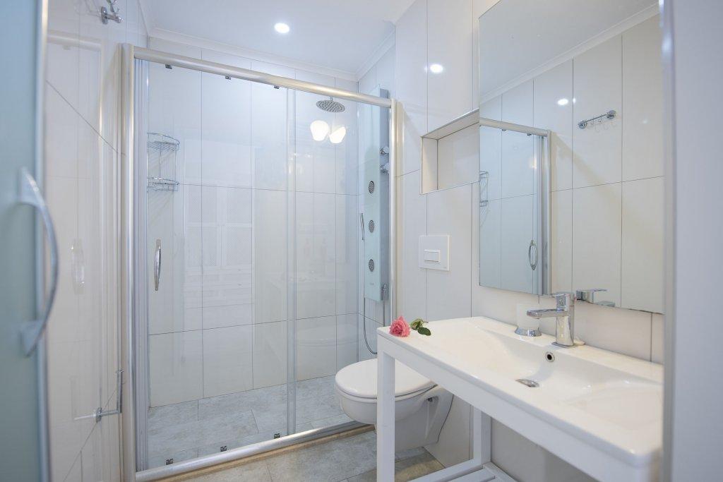 Каш: Kale Hotel
