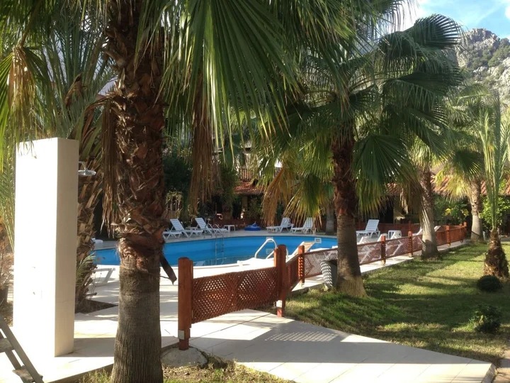 Чиралы: Kutle Hotel