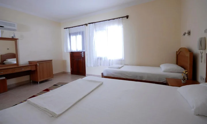 Чиралы: Kutle Hotel