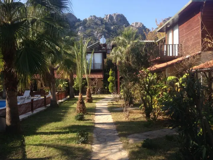 Чиралы: Kutle Hotel