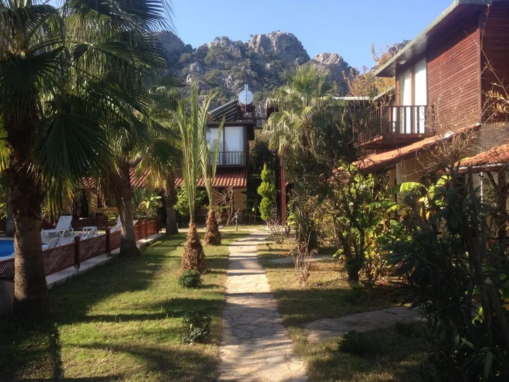 Чиралы: Kutle Hotel