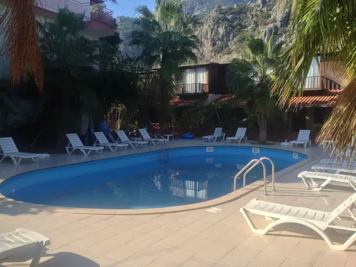 Чиралы: Kutle Hotel