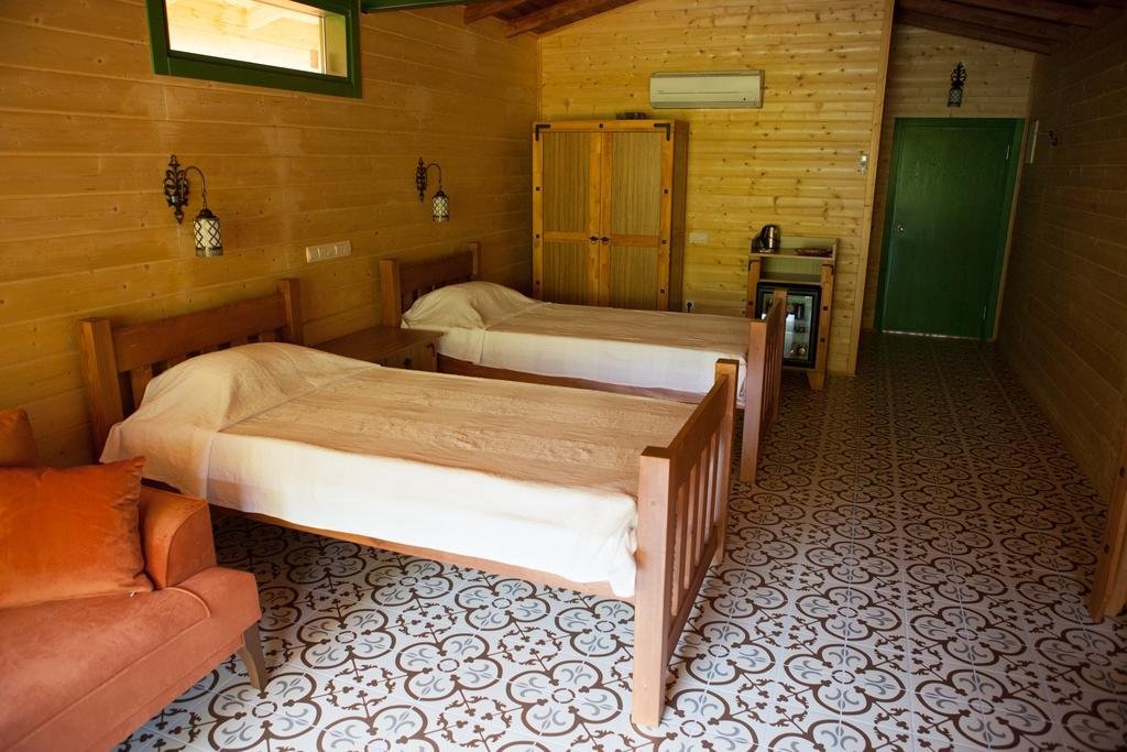 Чиралы: Ekinoks Hotel