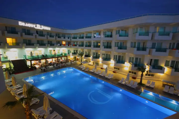 Тургутрейс: Dragut Point South Hotel