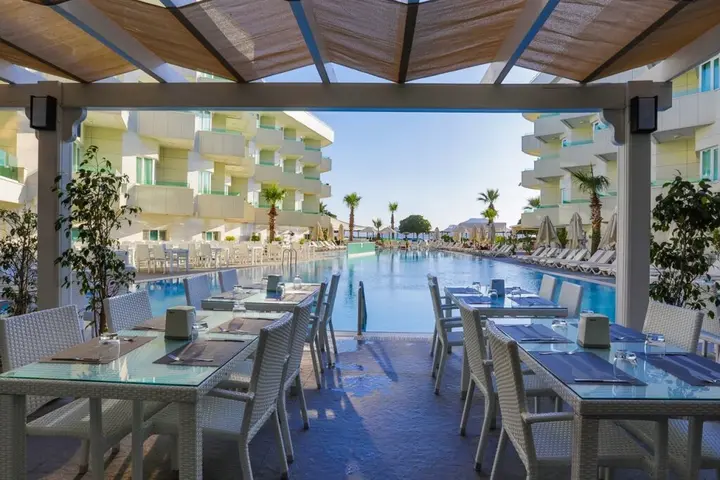 Тургутрейс: Dragut Point South Hotel